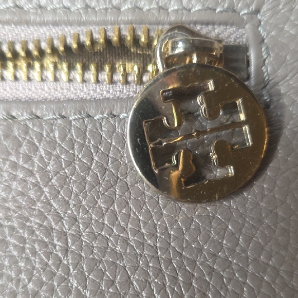 Tory Burch Taupe Leather Wristlet with Gold Logo - Picture 4 of 7